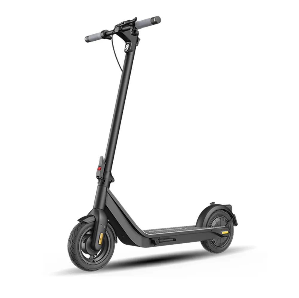 Trottinette électrique Inmotion Air vue de trois-quarts, guidon déplié