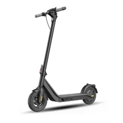 Trottinette électrique Inmotion Air vue de trois-quarts, guidon déplié