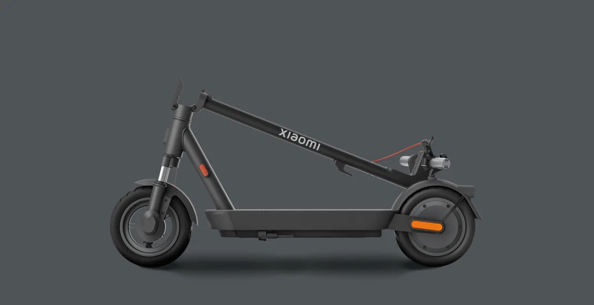 Trottinette électrique Xiaomi Electric Scooter 5 noire pliée, vue de profil