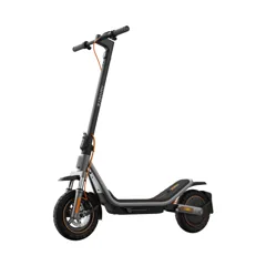Trottinette électrique Xiaomi Electric Scooter 6 Pro noire et grise, vue de trois quarts avant, dépliée